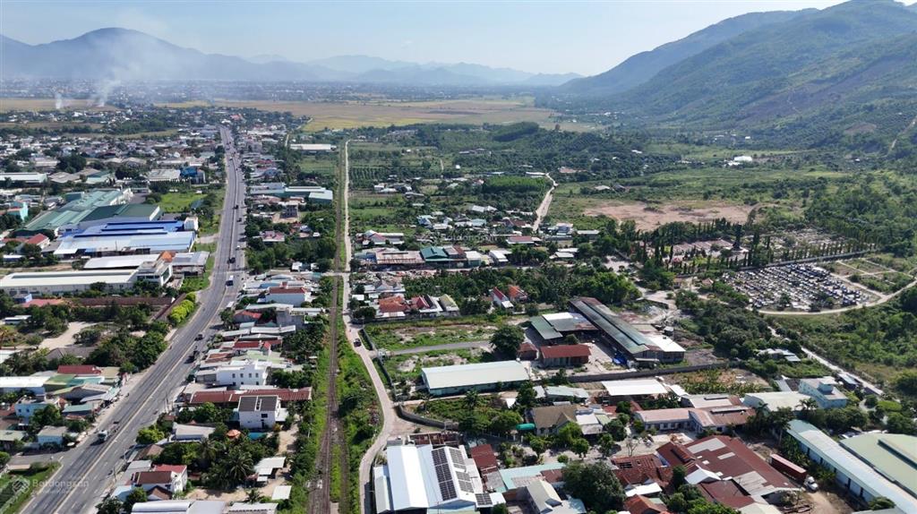 Đất vườn suối hiệp gần ql1 diện tích lớn giá 1 triệu/m2