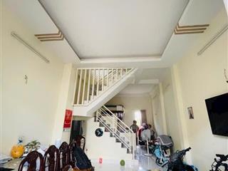 Nhà 2 tầng  ôtô đỗ cửa  về ở ngay,sat vách đại học marketing long trường,3.7ty
