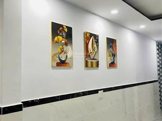 Nhà mới 2 tầng, bưng ông thoàn, tnp.b
dt 5x20m
giá 7,5 tỷ ( thương lượng )