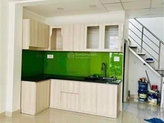 Nhà 2 tầng, hồ bá phấn,phước long a, q9
dt 4,4*11m ( vuông vức )
giá 5,3 tỷ ( thương lượng )