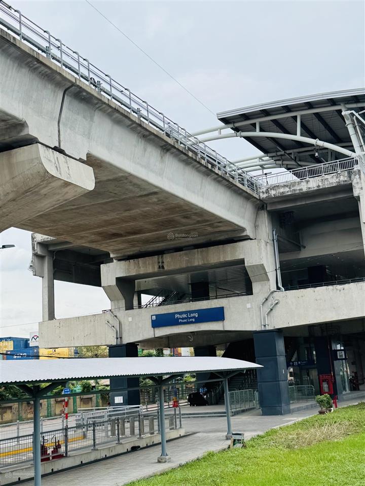 Nhà 2 tầng, hồ bá phấn,phước long a, q9
dt 4,4*11m ( vuông vức )
giá 5,3 tỷ ( thương lượng )