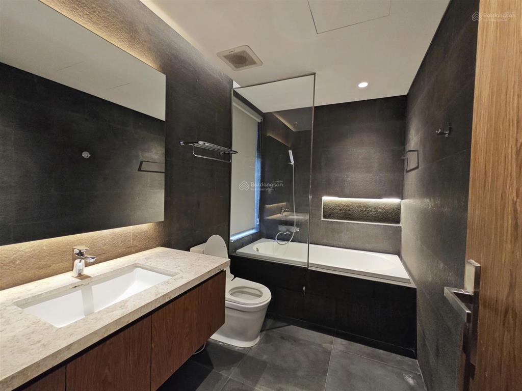 Chủ xuất ngoại cần chuyển nhượng biệt thự căn mẫu casamia calm. full nội thất, dòng tiền ổn định