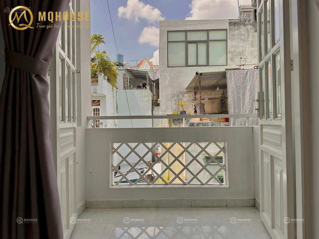 Studio ban công phòng thoáng nội thất đẹp tân phú  0909 186 ***