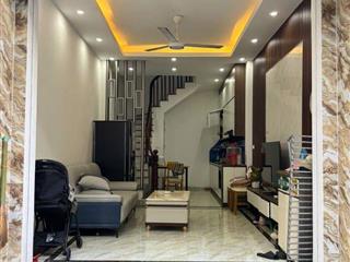 NHÀ KIM GIANG – 35M2 x 4 TẦNG – NGÕ Ô TÔ TRÁNH – GIÁ CHỈ LOANH QUANH 7TỶ