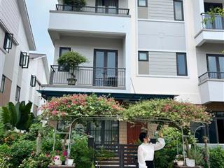 Shophouse centa riverside gà đẻ trứng vàng