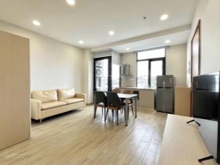 Căn hộ ban công, rộng 40m2, bình thạnh gần cầu thị nghè, giáp quận 1