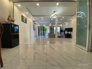 Biệt thự 3 tầng  mặt tiền bàu cát  khu khách sạn, văn phòng  36 tỷ tl.