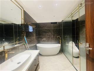 Mặt phố cầu giấy  tòa vp 6 tầng  thang máy  50m2  mt 7m  27 tỷ