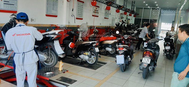 Mặt phố hai bà trưng  lô góc 3 thoáng  vỉa hè  sổ vuông