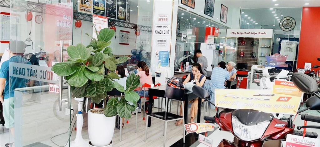 Mặt phố hai bà trưng  lô góc 3 thoáng  vỉa hè  sổ vuông