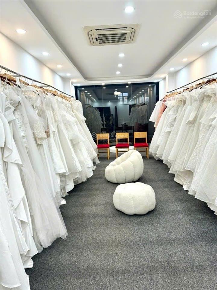 Giảm sốc 10 tỷ  chủ cực thiện chí  ngã 6 xã đàn  vỉa hè đá bóng  sổ vuông đét