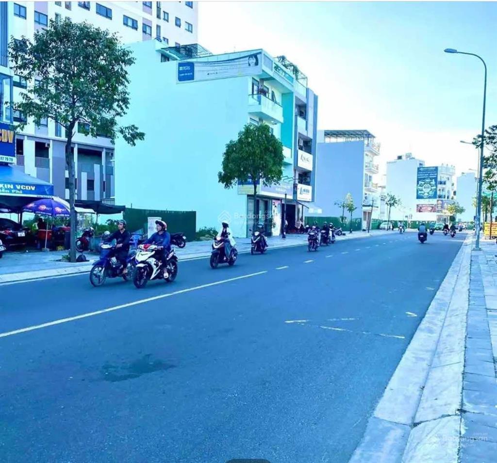 Đất bán  duy nhất 1 lô  đường 10m  dt 4x17m biển 1km  2/4  vĩnh hoà  nha trang  chỉ 2tỷ450tr