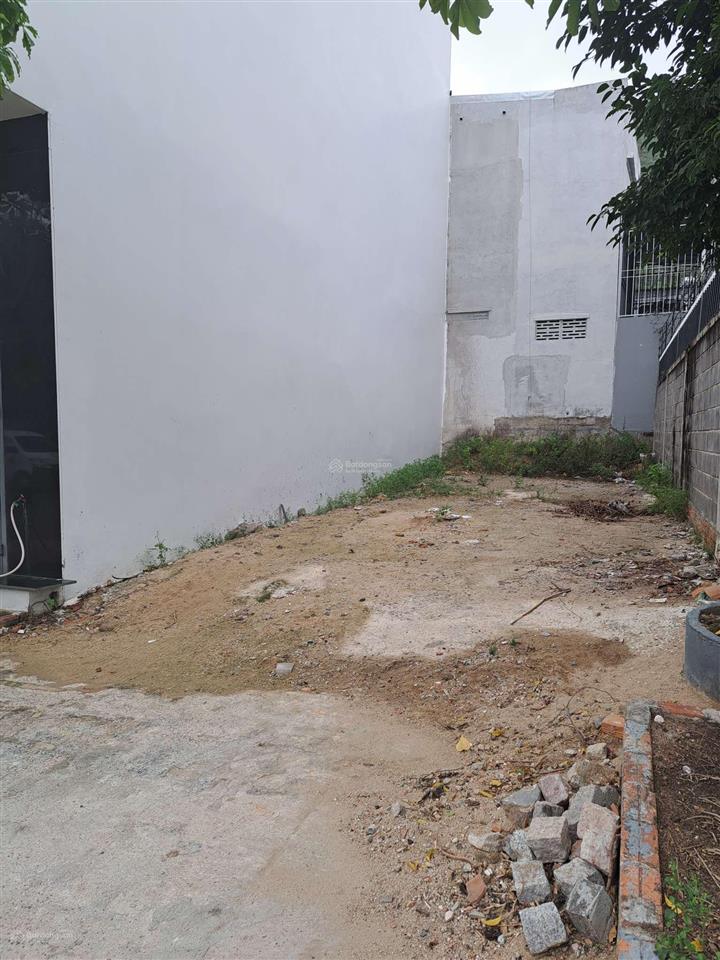 Đất bán  duy nhất 1 lô  đường 10m  dt 4x17m biển 1km  2/4  vĩnh hoà  nha trang  chỉ 2tỷ450tr