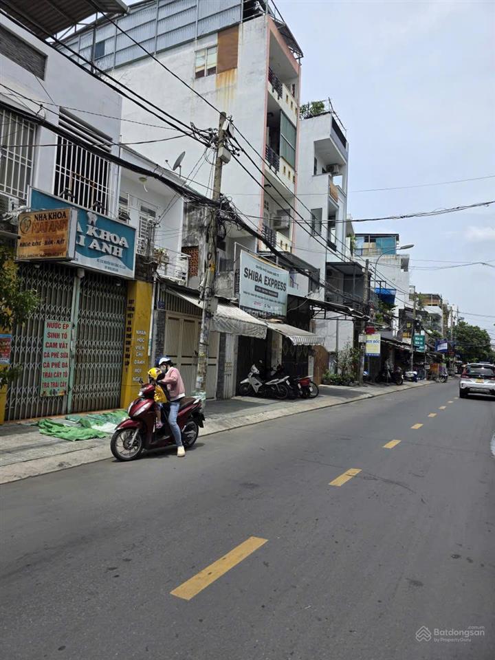 Mtdk đường nguyễn văn công. 4x15m, 4 tầng kiên cố. 9 tỷ còn tl. cực hiếm.