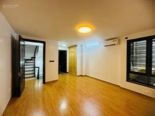 Bán nhà xã đàn  15m ra phố  diện tích 36m2  5 tầng  5 ngủ. trung tâm đống đa.