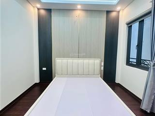 Nhà láng hạ kinh doanh thang may ngày đêm có hầm để ôtô ngày đêm,an ninh tuyệt đối dt 35m 6t 22tỷ