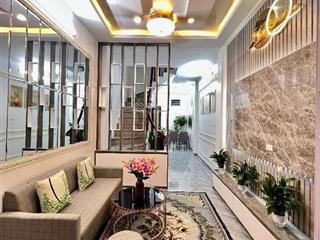 Bán nhà thịnh quang đống đa lô góc ngõ rộng không đối nhà dt 42m 5t 7,8 tỷ