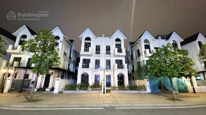 Bán biệt thự sao biển, dt 150m2, 4t, view hồ 24.5ha. giá 29,5 tỷ