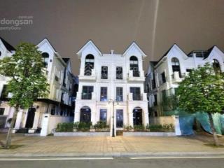 Bán biệt thự sao biển, dt 135m2, 4t, view hồ 24.5ha. giá 29,5 tỷ