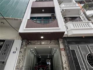 Phân lô ô tô vào nhà thang máy, vừa ở vừa kinh doanh vip nguyễn văn huyên dt 50m 7t giá 17,9 tỷ