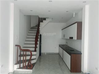 Bán nhà hữu hưng, đại mỗ 30m2, 5 tầng ô tô vào được gần 6 tỷ
