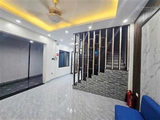 Cần bán gấp căn nhà 60m, đường kim giang diện tích 60m, mặt tiền 4,5m, ô tô tải đỗ cửa