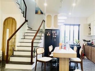 Bán nhà riêng tại đường tự khoát, 6,7 tỷ, 40m2, pháp lý đầy đủ, nội thất đầy đủ