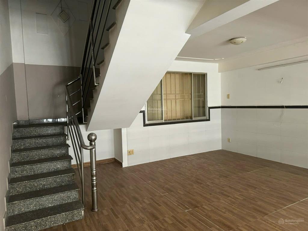 Bán nhà mặt tiền đường lê hồng phong  5 tầng  dt 52,5 m2  ngang 5,25 m  giá 17,3 tỷ