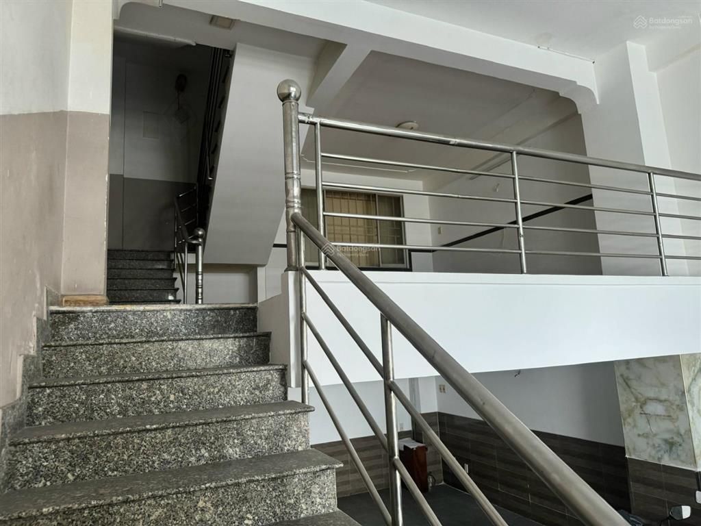 Bán nhà mặt tiền đường lê hồng phong  5 tầng  dt 52,5 m2  ngang 5,25 m  giá 17,3 tỷ