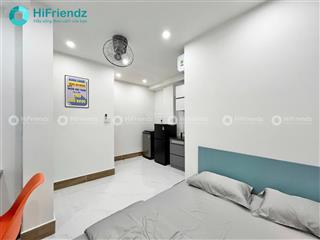Phòng ban công 2 cửa sổ trời thoáng rộng ngay phạm văn đồng, tiện qua các trường đại học