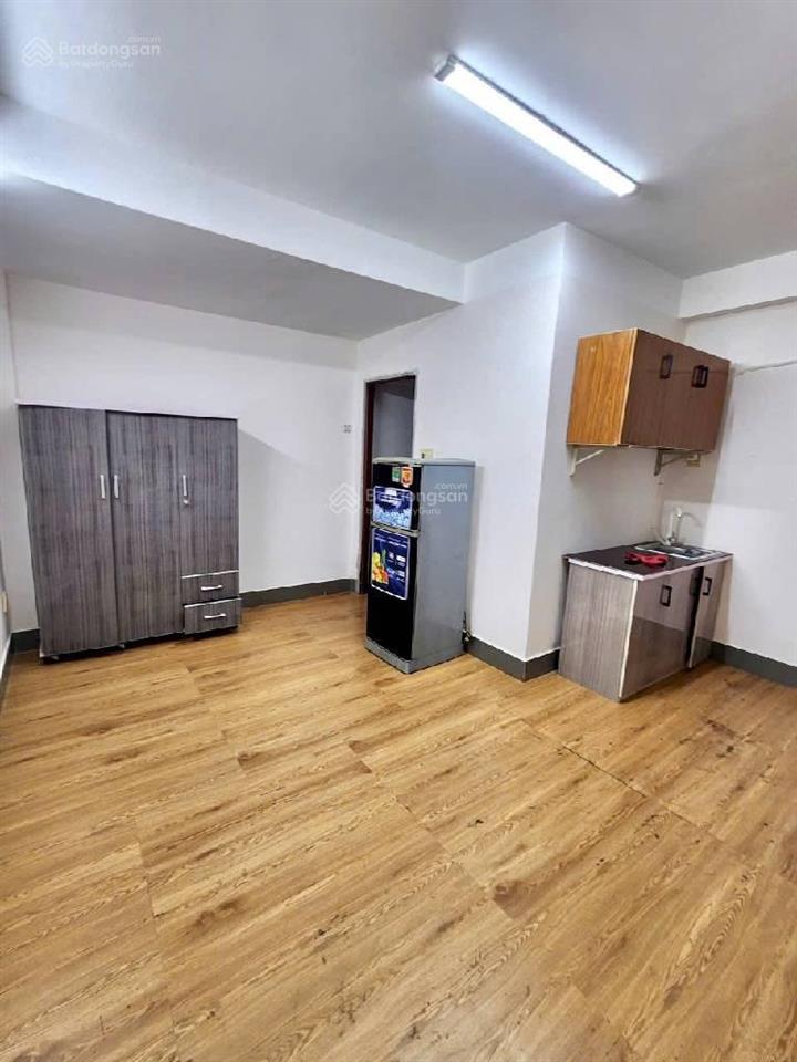 Cách cầu chà và 200m  chdv 9 phòng, doanh thu 40tr/tháng, 83m2, 5 tầng