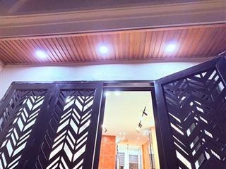 Bán nr tại đức giang, 8,4 tỷ, 52m2, 4pn, 3wc, q.long biên, hn  hàng hiếm giá ưu đãi