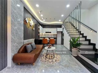 Căn góc 2 mặt hẻm  thẳng 1 trục  2 lầu đúc  nội thất đẹp