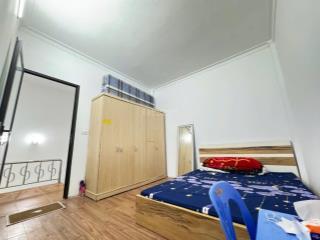 Bán nhà chính chủ diện tích 30m2 mặt tiền 6,3m, 2 ngủ, đi bộ ra hồ ba mẫu. giá chỉ 5,8 tỷ, đống đa