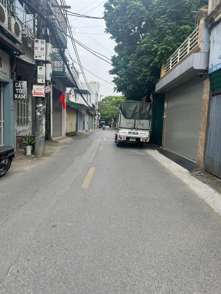 Bán đất tại bắc cầu, 3 bước ra ô tô, ô tô vào đất. 3,85 tỷ, 42 m2 đẹp, nhiều tiện ích