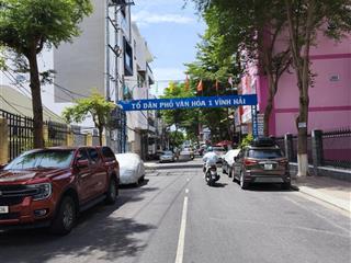 Đất đẹp đi bộ tắm biển nha trang