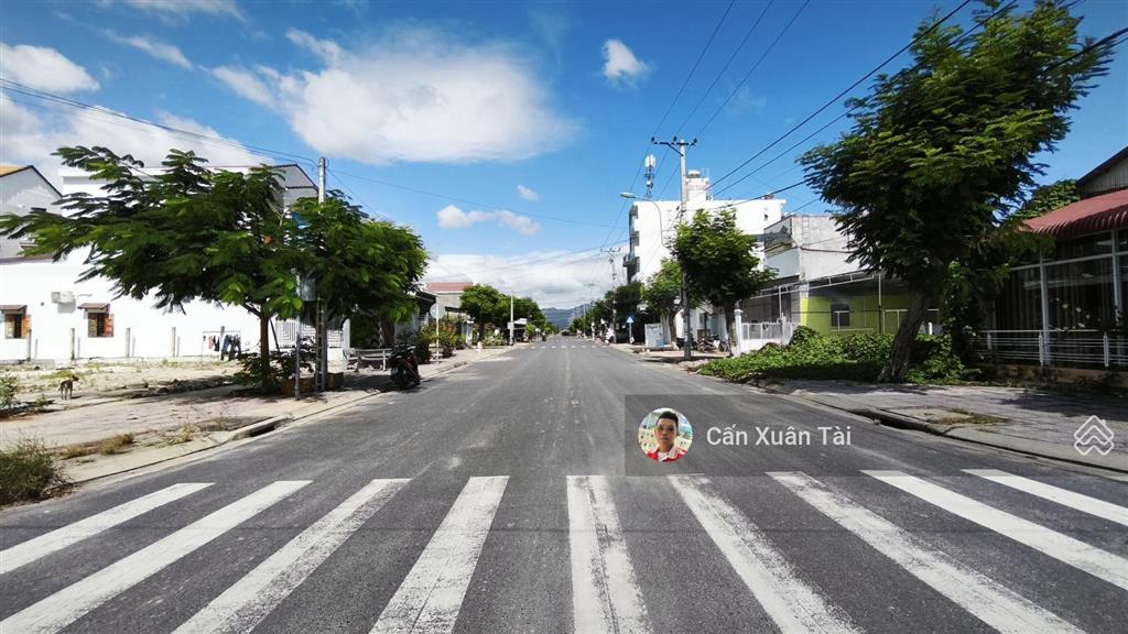 Bán đất tái định cư ngay cạnh đầm thủy triều  gần siêu đô thị vingroup cam lâm  lô góc 211,3m2