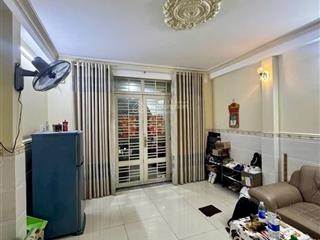 Cách khu công nghiệp bình đường 500m là ngôi nhà ở đường nguyễn anh ninh, p. đông hoà chỉ 1 tỷ 800.