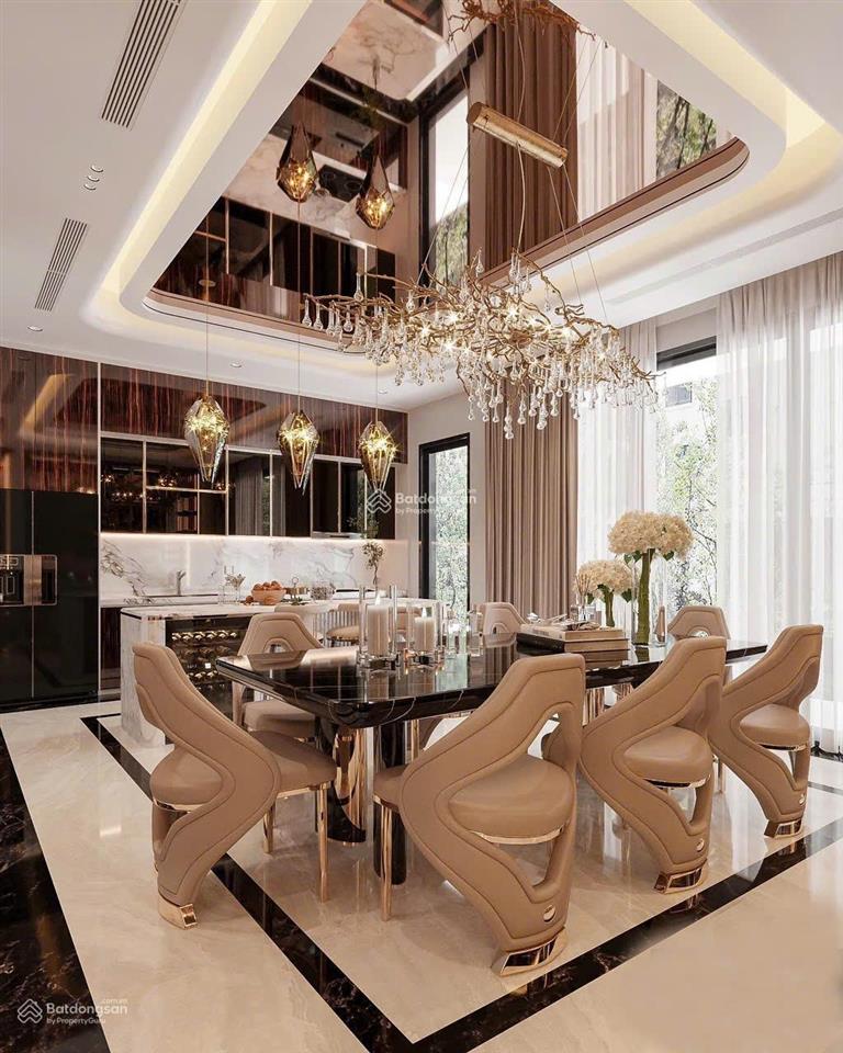 Bán tòa nhà mặt phố lạc long quân, tây hồ 7 tầng thang máy có hầm gần hồ tây, 2 thoáng