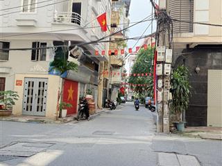 Nhà đẹp liễu giai  ba đình  lô góc 200m2  8 tầng thang máy, đường 8m ô tô