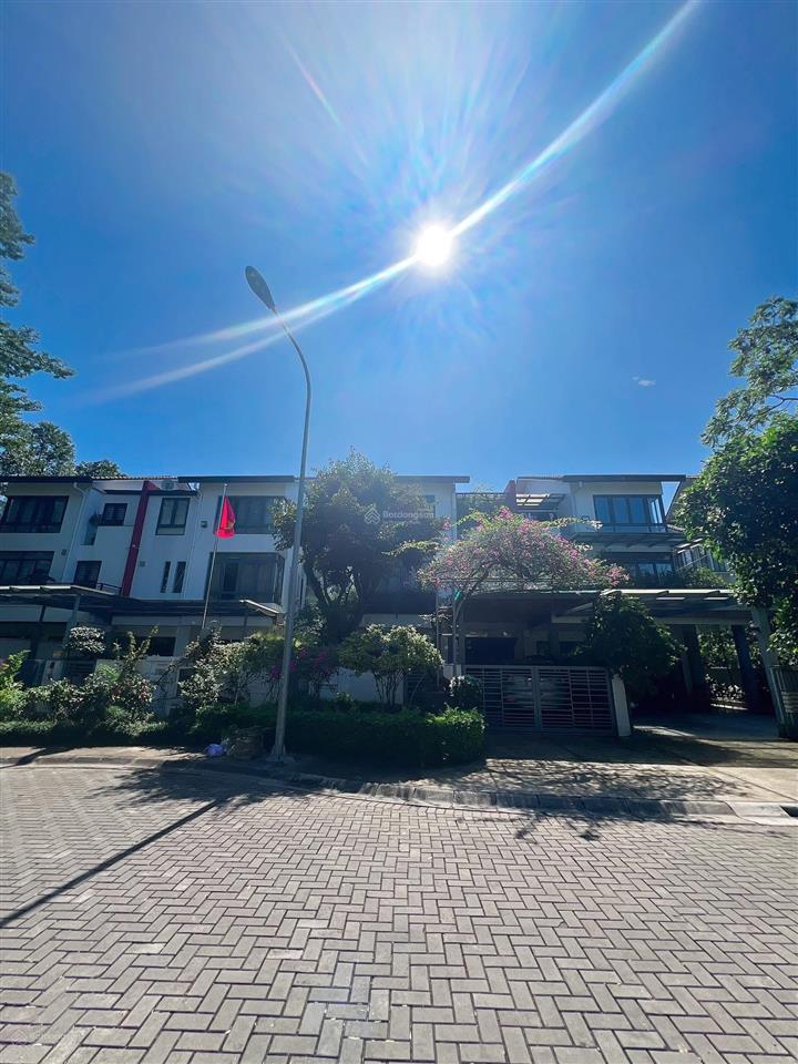 Biệt thự sân vườn mt 9m  45.99 tỷ. nội khu khuôn xanh trong lành tiện ích như resort 5