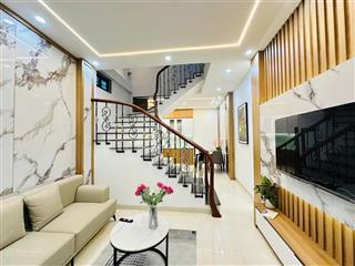 Bán nhà mặt tiền 8m  gần royal city  thanh xuân  lô góc 3 thoáng, ô tô 7 chỗ vào nhà