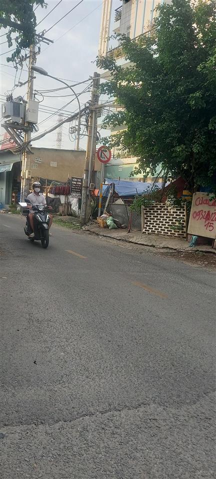 Hàng hiếm mặt tiền kinh doanh hồ bá phấn ngay ga metro ngã 4 tây hòa giá chỉ nhỉnh 10 tỷ