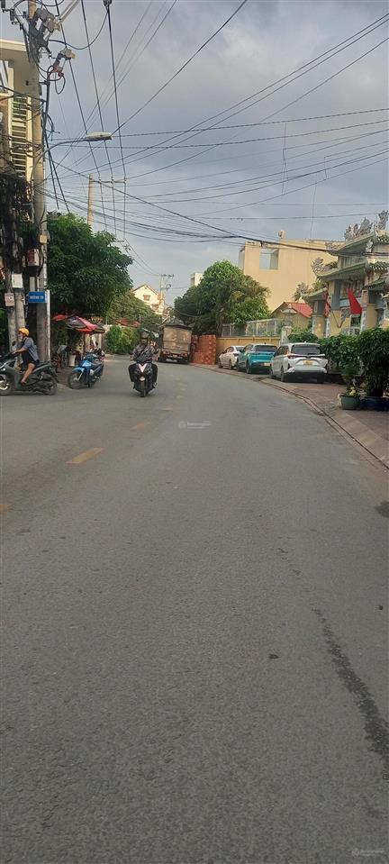 Hàng hiếm mặt tiền kinh doanh hồ bá phấn ngay ga metro ngã 4 tây hòa giá chỉ nhỉnh 10 tỷ