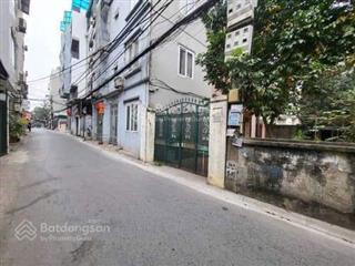 Bán nhà phường bồ đề, long biên. giá 9,8 tỷ, dt 48 m2.mặt phố + gara + ô tô tránh.nội thất đầy đủ
