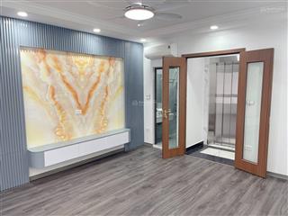 Bán nhà riêng đường giáp bát , 8,4 tỷ, 33 m2, 4pn + 5wc + 6t