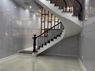 Cần bán căn nhà một trệt 2 lầu tại khu dân cư phú thịnh