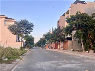 Bán đất 5x20m kdc phong phú 4  khang điền, đường 16m, giá 55 triệu/ m2