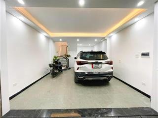 Cho thuê nhà trường chinh  cù chính lan ngay đầu ngã tư sở, 6 tầng, thang máy, oto đỗ cửa, 23tr/th