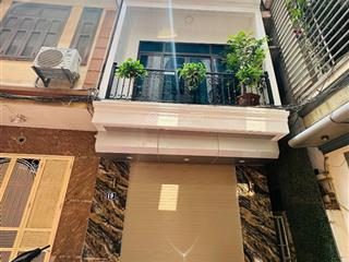 Tôi cần cho thuê nhà thái hà  láng hạ, oto đỗ trong nhà, dt 60m*4 tầng, full đồ , giá thuê 16tr/th
